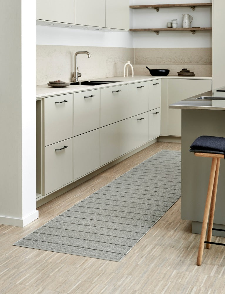 70x180cm / 2.25x6ft CARL RUG - WARM GREY/FOSSIL GREY