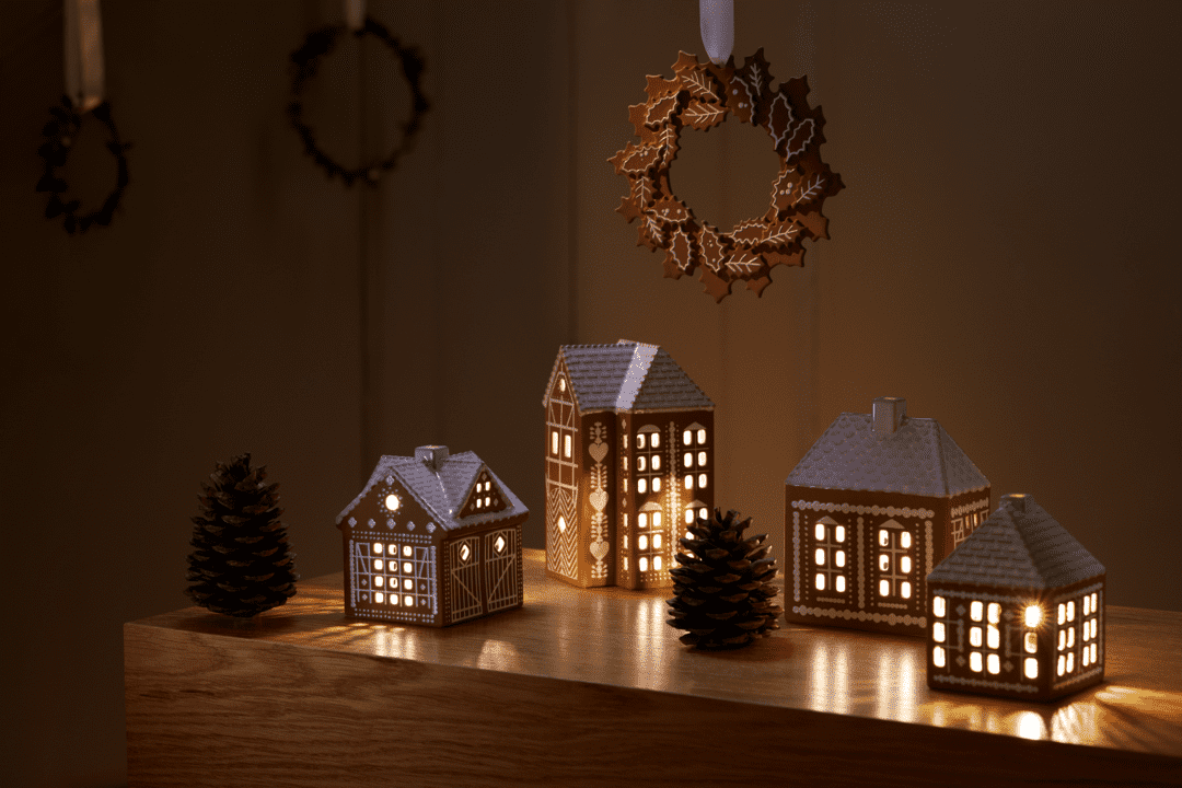 Gingerbread Lighthouse Christmas Stall H 11.5cm / 4.5" Brown