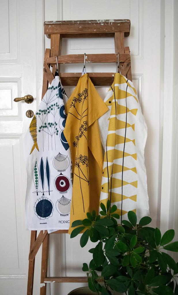 Sill, tea towel, ochre